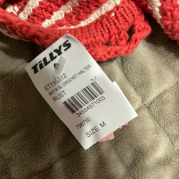 Crocheted halter top - Picture 1 of 6